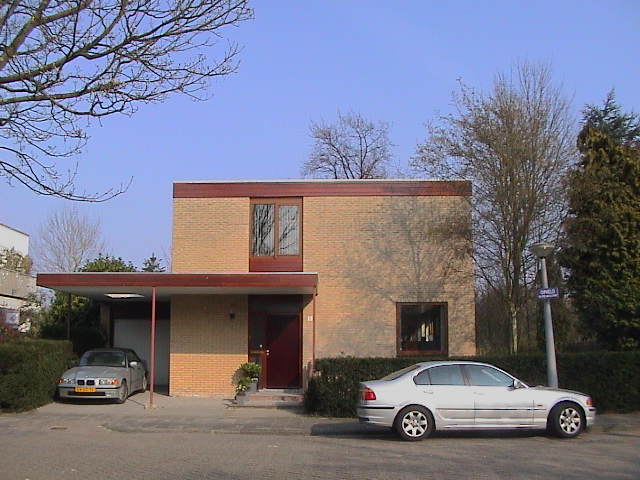 FrontofHouse.JPG